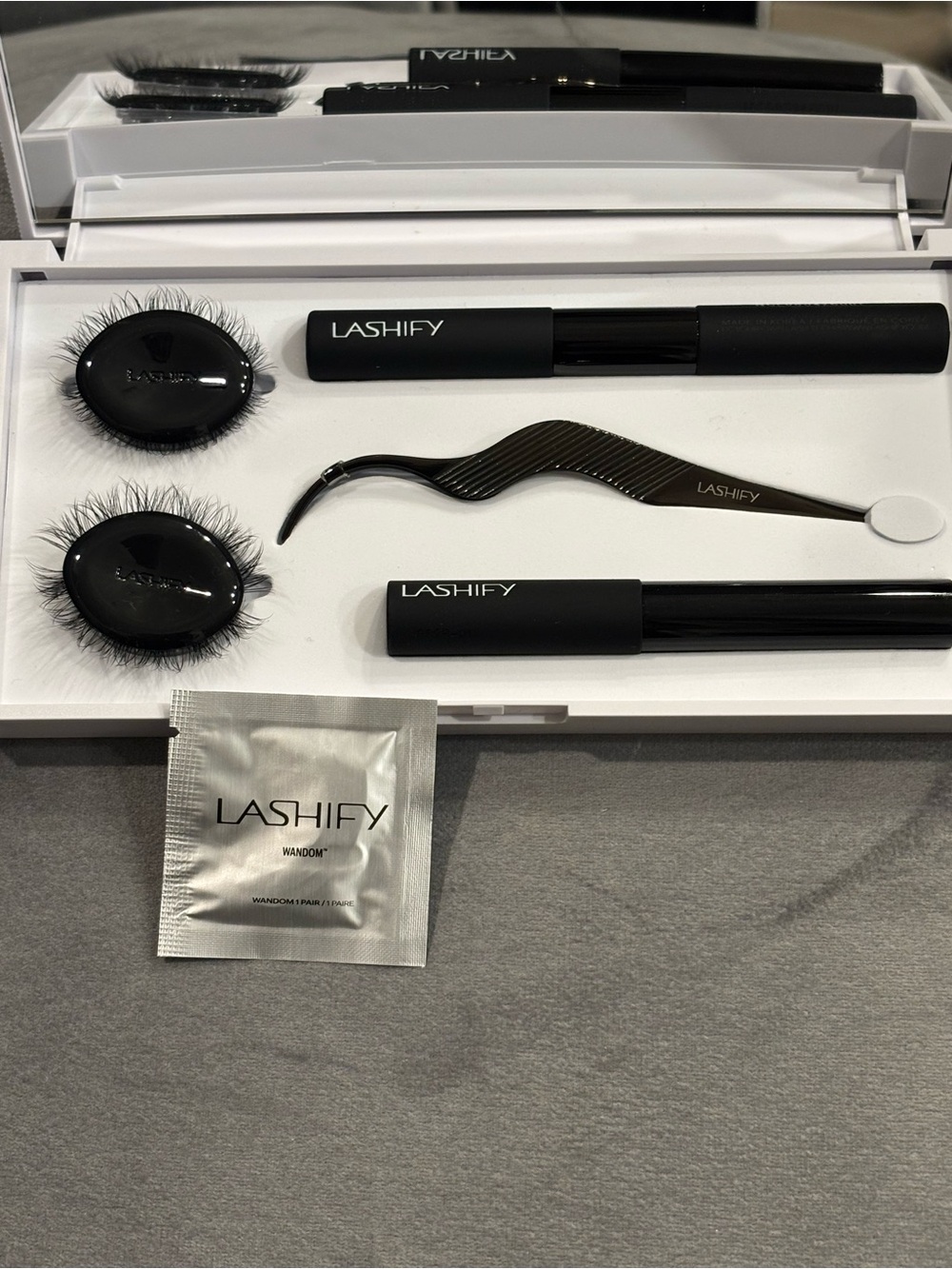 LASHIFY Magnetic Lash Kit in Black (NWOT)